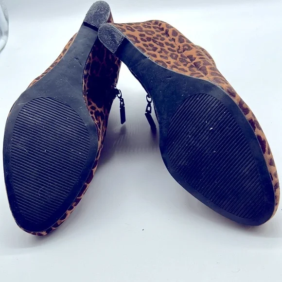Ladies Faux Suede Leopard Print ankle boots, - Picture 5 of 7
